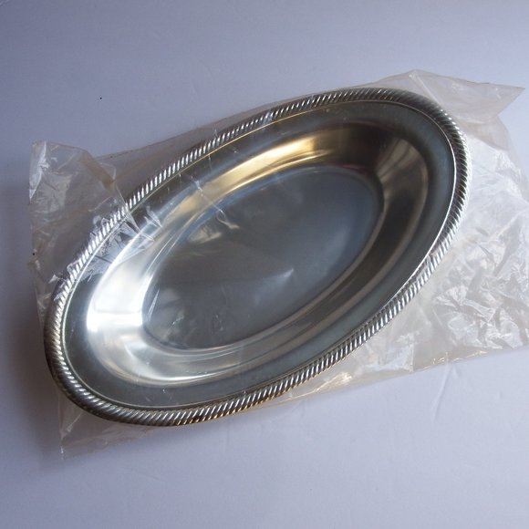 NEW William Rogers Intl. Silver Co. Tray - Picture 1 of 3